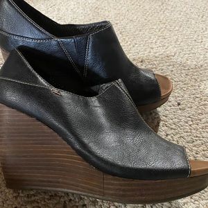 Brand new without box Dr Scholls wedges